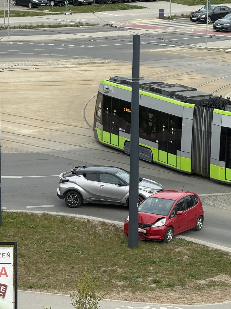 Na rondzie "spotkały się" dwie kobiety. Nie będą tego mile wspominać