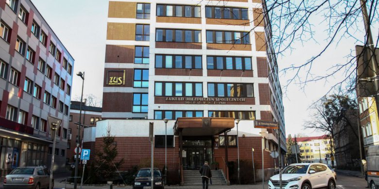 ZUS wypłacił 13. emerytury. Do seniorów z Warmii i Mazur popłynęło 621,5 mln zł