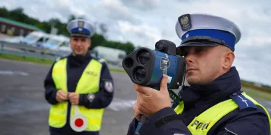 Olsztyn: gaz do dechy i 3 miesiące bez prawa jazdy. 105 km/h na al. Warszawskiej
