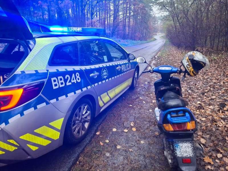 Bez uprawnień, tablic i ubezpieczenia. 15-letni kierowca motoroweru wpadł na ul. Warmińskiej