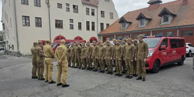 Setki hektarów w ogniu. Strażacy z Olsztyna ruszyli do walki z pożarem na Lubelszczyźnie [ZDJĘCIA, WIDEO]