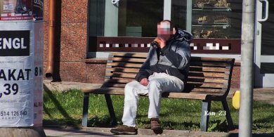 Artykuł: Ciepłe dni, zimny prysznic od straży miejskiej. Posypały się mandaty za alkohol w miejscach publicznych