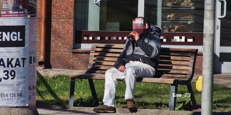Ciepłe dni, zimny prysznic od straży miejskiej. Posypały się mandaty za alkohol w miejscach publicznych