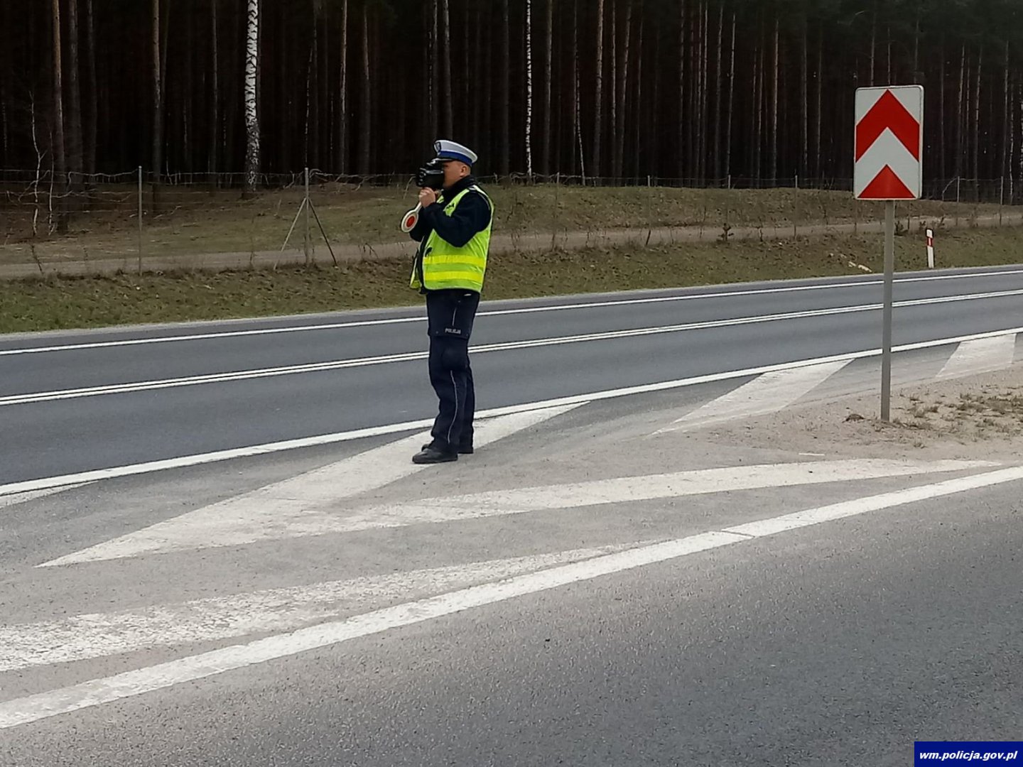 146 km/h na „dziewięćdziesiątce” między Olsztynem a Dobrym Miastem. Kierowca Audi słono zapłacił za swój wybryk
