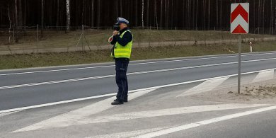 Artykuł: 146 km/h na „dziewięćdziesiątce” między Olsztynem a Dobrym Miastem. Kierowca Audi słono zapłacił za swój wybryk