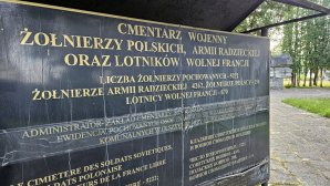 Cmentarz wojenny przy ul. Szarych Szeregów skrywa tajemnicę. Kim naprawdę byli pochowani Francuzi? [ZDJĘCIA]