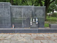 Cmentarz wojenny przy ul. Szarych Szeregów skrywa tajemnicę. Kim naprawdę byli pochowani Francuzi? [ZDJĘCIA]