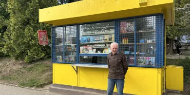 Kultowy kiosk przy ul. Żołnierskiej po 27 latach znika z mapy Olsztyna. „Będzie nam brakowało tego miejsca” [WIDEO]