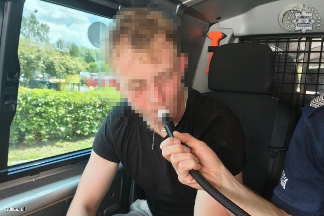 „Wężykiem” po al. Piłsudskiego. 50-letni rowerzysta zakończył jazdę z sowitym mandatem