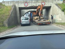 Chwila nieuwagi pod wiaduktem na Lubelskiej i utrudnienia gotowe... 42-letni kierowca ukarany