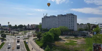 Olsztyn. Awaryjne lądowanie balonu na terenie szkoły na Nagórkach