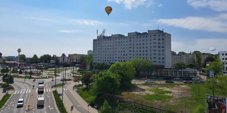 Olsztyn. Awaryjne lądowanie balonu na terenie szkoły na Nagórkach