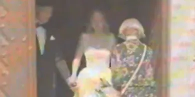 A co mnie obchodzi wasz ślub?!. Nieznajoma starsza kobieta zakłóciła ślub młodej pary [WIDEO]
