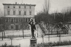 (* uzupełnić) Plac Trzech Krzyży pamięta epidemię i wojny. To jedno z najbardziej tajemniczych miejsc Olsztyna
