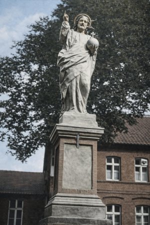(* uzupełnić) Plac Trzech Krzyży pamięta epidemię i wojny. To jedno z najbardziej tajemniczych miejsc Olsztyna