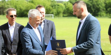 Artykuł: Umowa podpisana. Rusza budowa Ośrodka Szkolenia Piłkarskiego w Olsztynie. „Wielu mówiło, że to się nie wydarzy” [ZDJĘCIA, WIDEO]