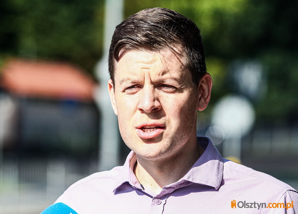 Nowy pomysł na rozładowanie korków przy Galerii Warmińskiej. Radny Adam Andrasz chce... zamienić wjazd z wyjazdem