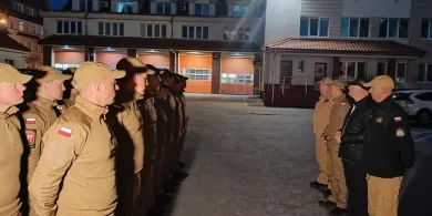 400 strażaków walczy z ogniem pod Warszawą. Wysłano wsparcie z Olsztyna [ZDJĘCIA, WIDEO] [AKTUALIZACJA]