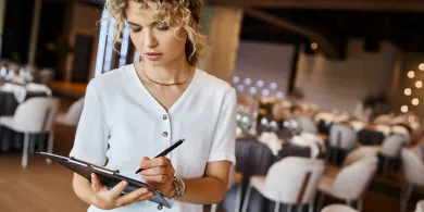 Dlaczego dobrze zaprojektowane wydarzenie pracuje dla marki dłużej niż kampania reklamowa?