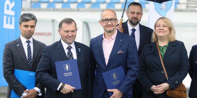 Stało się! „Długie, owocne małżeństwo” przypieczętowane. Olsztyn podpisał umowę na finansowanie stadionu