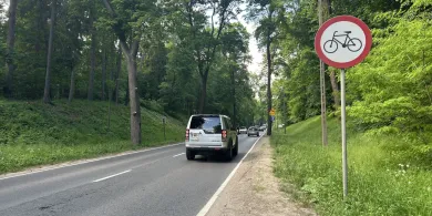 Spór o leśny odcinek DK51. Dywity chcą remontu, Olsztyn ma inne priorytety
