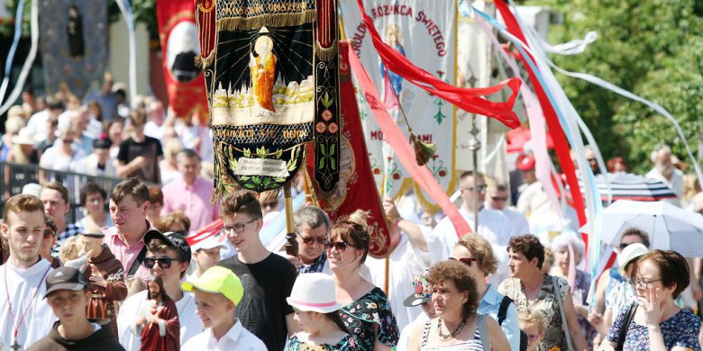 Boże Ciało w Olsztynie. Te ulice czasowo przejmą procesje wiernych [TRASY, PROGRAM]