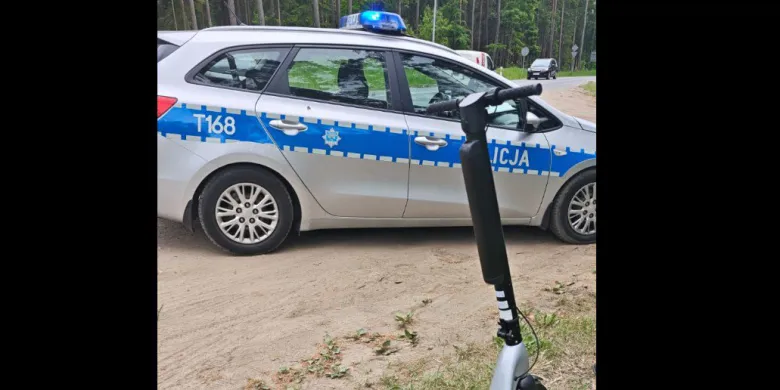 Gmina Jonkowo. 67-latek ruszył hulajnogą elektryczną w trasę drogą wojewódzką. Przejażdżkę przerwała policja