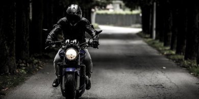 Artykuł: Olsztyn na dwóch kołach: jaki motocykl turystyczny wybrać na dalsze wyjazdy