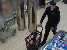 Olsztyn. Ominął kasy szerokim łukiem i "zawinął" towar za 1300 zł. Teraz szuka go policja [WIDEO]