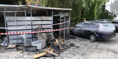 Artykuł: Pożar wiaty śmietnikowej przy ul. Jasnej to nie wyjątek. Od maja w Olsztynie doszło do 19 podobnych zdarzeń [ZDJĘCIA, WIDEO]