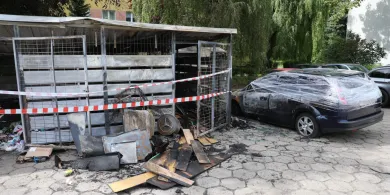 Pożar wiaty śmietnikowej przy ul. Jasnej to nie wyjątek. Od maja w Olsztynie doszło do 19 podobnych zdarzeń [ZDJĘCIA, WIDEO]