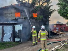 Powiat ostródzki. Znani z TikToka rolnicy stracili w pożarze niemal cały dorobek życia. Trwa walka o odbudowę gospodarstwa