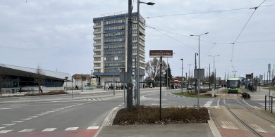 Artykuł: Plac Konstytucji 3 Maja, czyli potocznie nazywane „okolice dworca”. Odkrywamy historię ważniej przestrzeni Olsztyna