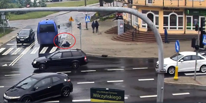 Artykuł: Spotkanie hulajnogi z Iveco na Jarotach. Nastolatek w kasku miał sporo szczęścia [WIDEO]