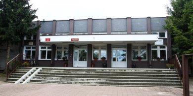 Artykuł: Jest aż tak źle? Na Zrzutce zbierają pieniądze na remont sali do języka polskiego w SP 34 w Olsztynie