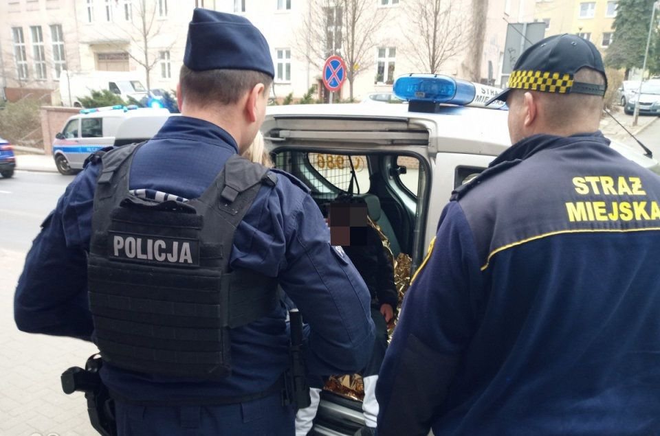 Os. Nagórki. Wyszedł do banku i stracił orientację. Dzięki szybkiej reakcji świadka senior wrócił do bliskich