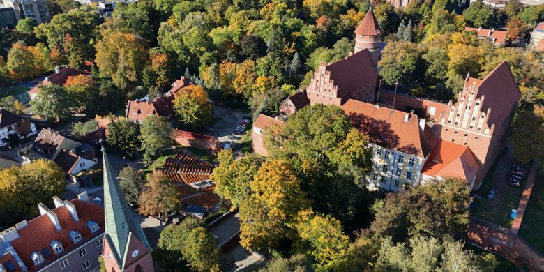 Zamek Kapituły Warmińskiej w Olsztynie słabo wyeksponowany? W planach jest wycinka drzew