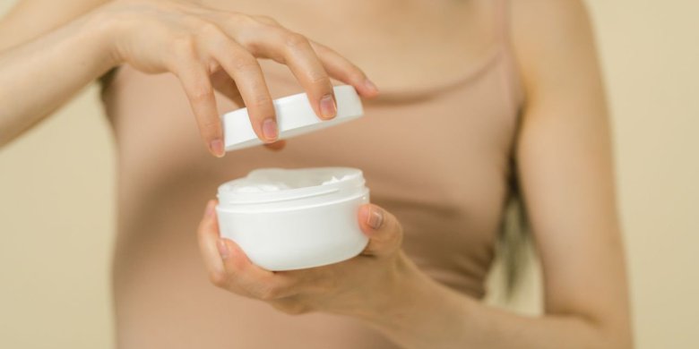Spray czy emulsja po opalaniu – co wybrać po wakacyjnym plażowaniu?