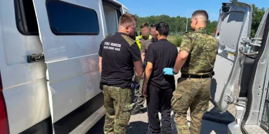 Zamiast zakupów, przewoził Afgańczyków. 29-letni Ukrainiec zatrzymany pod Ełkiem