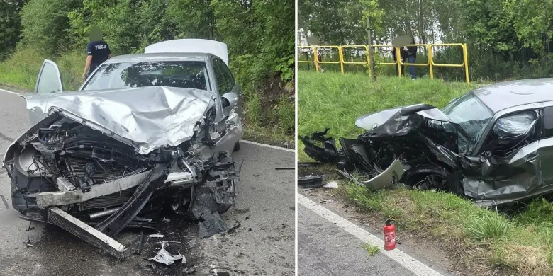 Czołowe zderzenie 24-latka z 23-latkiem w Tomaszkowie pod Olsztynem. Dwie osoby ciężko ranne [ZDJĘCIA]