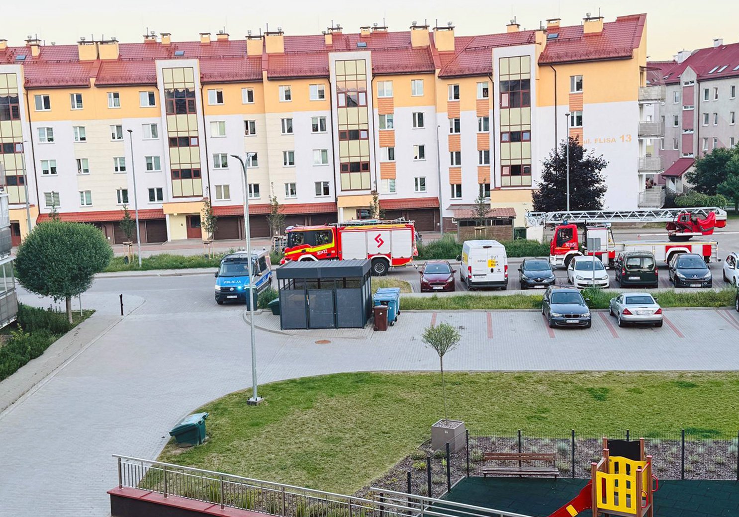 Osiedle Jaroty. Matka bała się o córkę. Zadzwoniła po służby