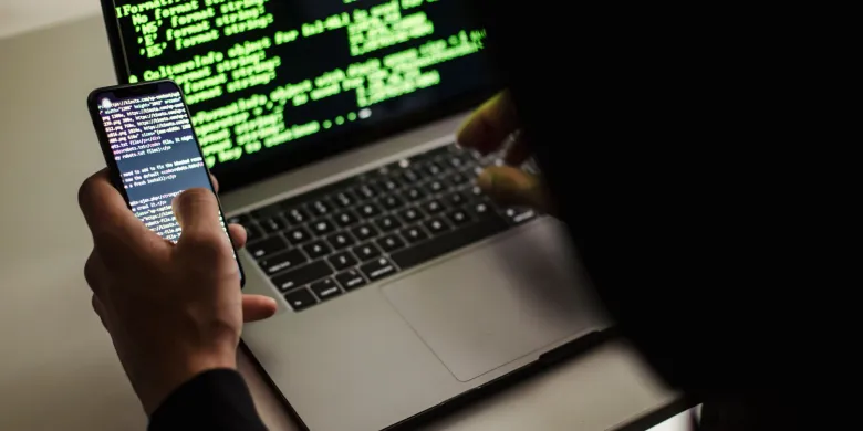 Spoofing. Kobieta uwierzyła fałszywemu pracownikowi banku. Straciła 15 tys. zł