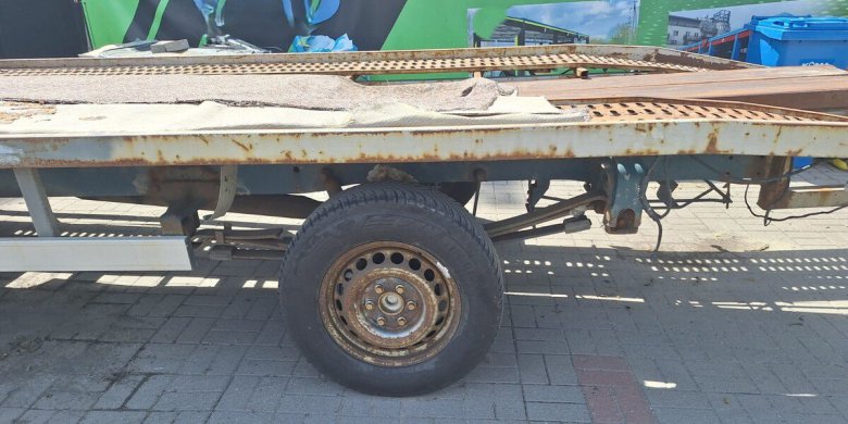 Artykuł: Pijany na hulajnodze, nietrzeźwy za kierownicą i auto w fatalnym stanie. Policja podsumowała weekend na drogach powiatu