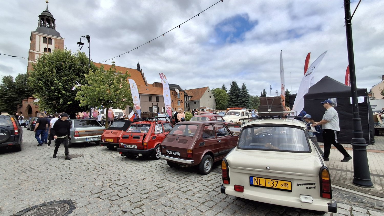 Motoryzacyjny hit lata? IV Spotkanie Klasyków w Barczewie z rekordową frekwencją [ZDJĘCIA]
