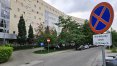 Zaniepokojeni mieszkańcy okolic ulicy Armii Krajowej w Olsztynie od wielu lat zmagają się z problemem chaosu parkingowego związanego z funkcjonowaniem pobliskiej jednostki wojskowej przy ul. Saperskiej w Olsztynie