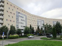 Parkingowy horror przy ul. Armii Krajowej w Olsztynie. Mieszkańcy: Wojskowi zostawiają tu auta i łamią przepisy