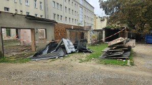 Olsztyn. "Porządki" w Śródmieściu nabierają tempa. Miasto wyda ponad 150 tys. zł na rozbiórki