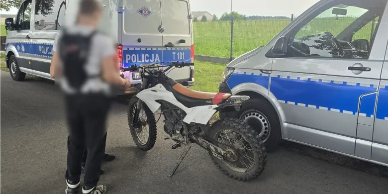 15-latek uciekał policjantom na "crossie". Pojazd nie był zarejestrowany, nie miał ubezpieczenia...