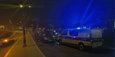Artykuł: Olsztyn, ul. Towarowa. Pijany kierowca z dwoma dożywotnimi zakazami jazdy wjechał... przed radiowóz [WIDEO]
