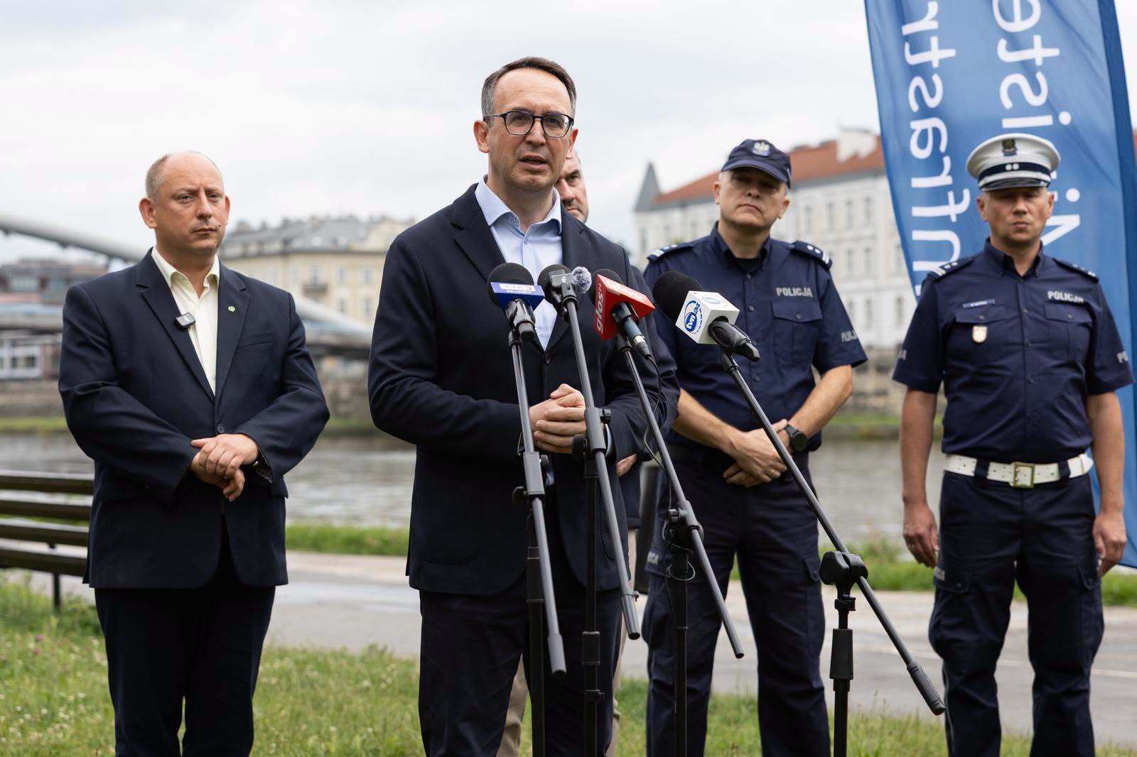 Pojazdy przypominające hulajnogi elektryczne mają zniknąć z polskich ulic. Ministerstwo z projektem ustawy